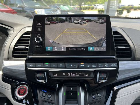 Used 2025 Honda Odyssey Elite image 19