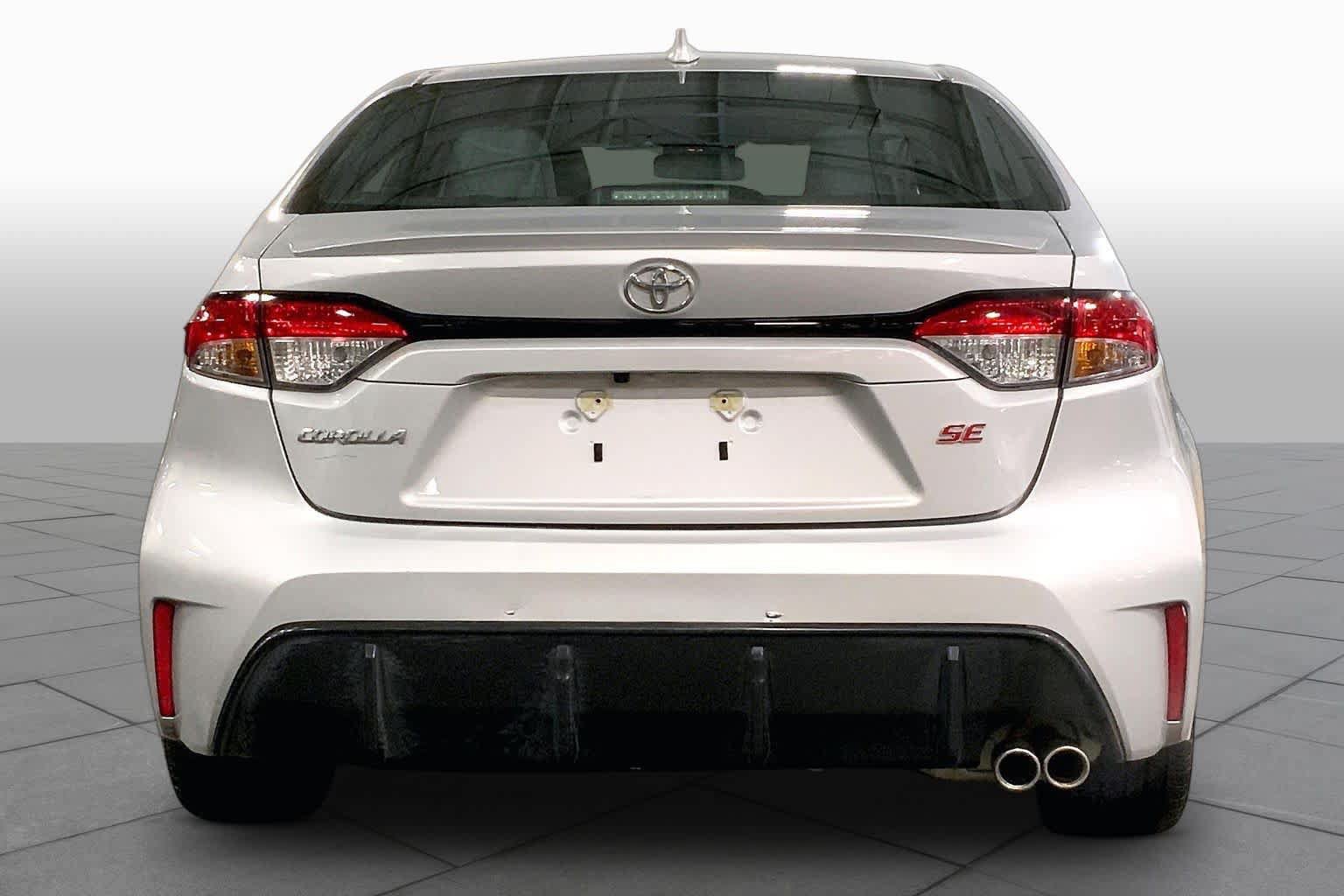 Certified 2024 Toyota Corolla SE w/ SE Premium Package FWD image 5