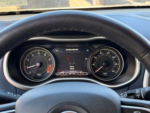 Used 2014 Jeep Cherokee Limited w/ Luxury Group image 23