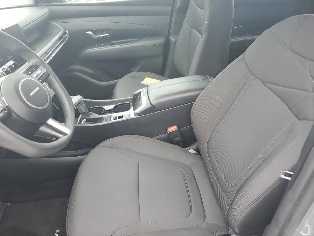 Used 2025 Hyundai Tucson SE AWD/4WD image 17