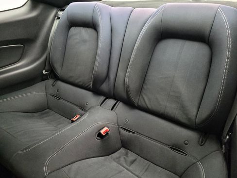 Used 2019 Ford Mustang Coupe RWD image 18
