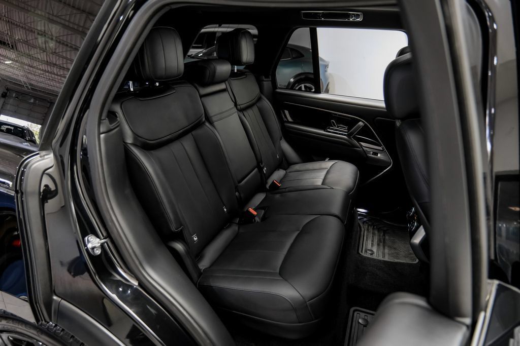 Used 2024 Land Rover Range Rover SE AWD/4WD image 36