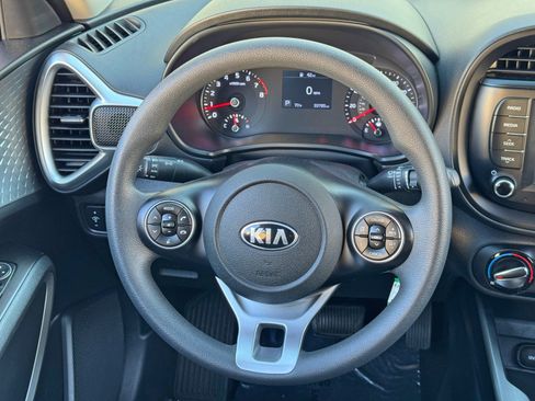 Used 2021 Kia Soul LX FWD image 18