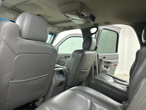 Used 2004 Chevrolet Tahoe Z71 w/ Z71 Preferred Equipment Group AWD/4WD image 28