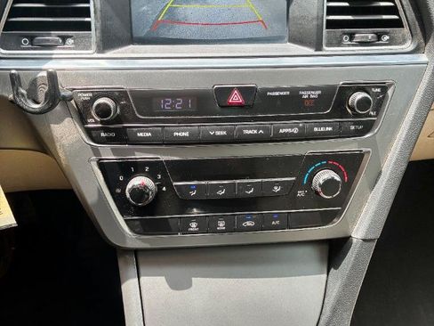 Used 2017 Hyundai Sonata SE FWD image 5