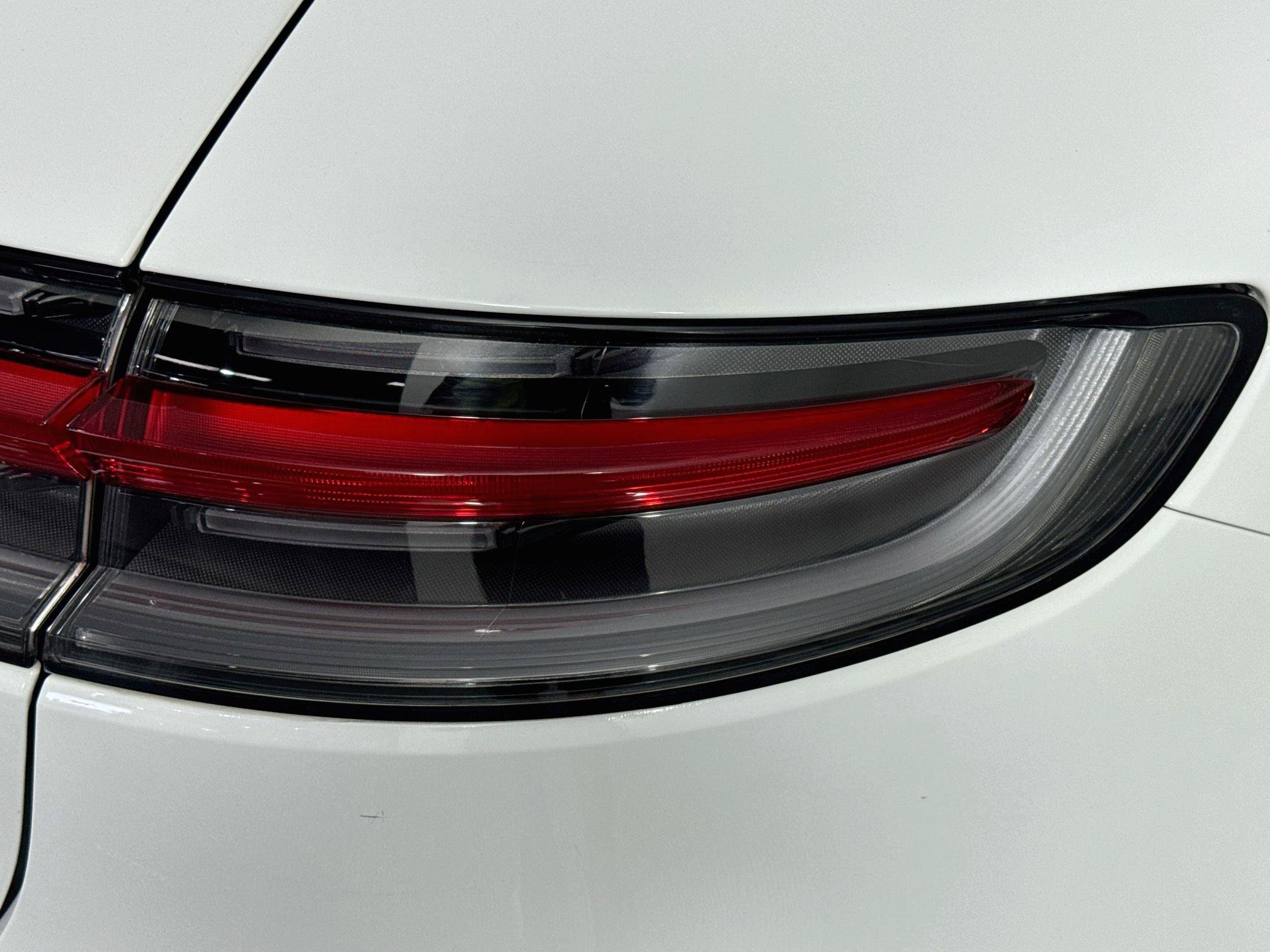 Used 2023 Porsche Macan AWD/4WD image 57