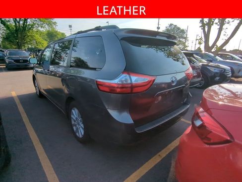 Used 2017 Toyota Sienna XLE Premium AWD/4WD image 5