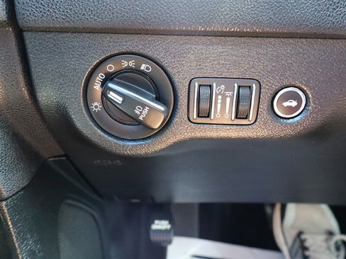 Used 2017 Dodge Charger SXT w/ Plus Group RWD image 20
