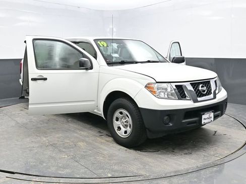 Used 2019 Nissan Frontier S image 29