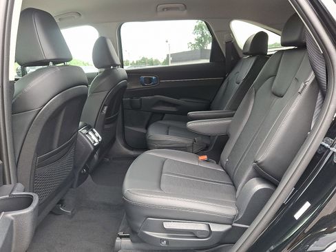 New 2025 Kia Sorento EX image 8