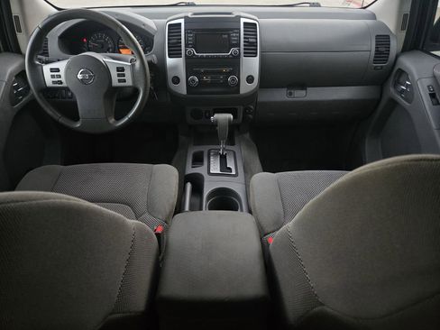 Used 2018 Nissan Frontier SV image 28