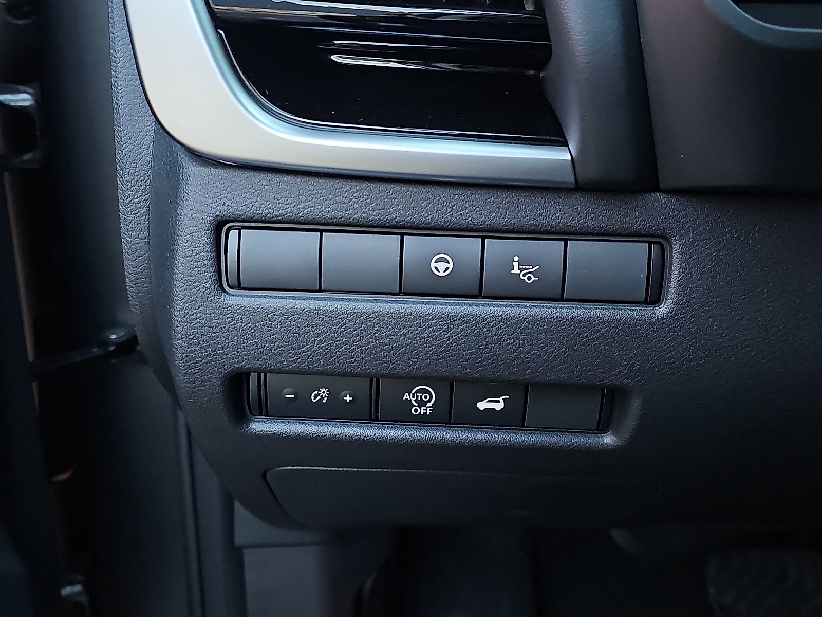 Certified 2025 Nissan Rogue SL w/ Tech Package AWD/4WD image 25