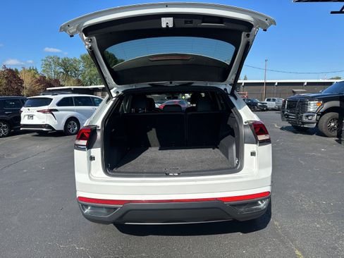 Used 2020 Volkswagen Atlas Cross Sport SE AWD/4WD image 11