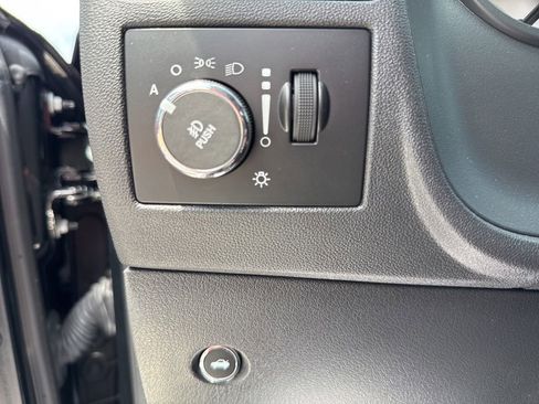 Used 2014 Dodge Challenger SRT8 w/ Harman/Kardon Audio Group RWD image 21