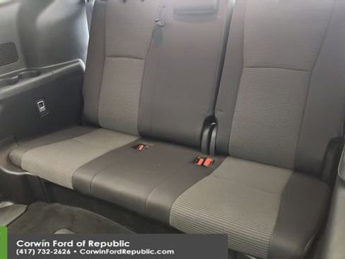 Used 2024 Toyota Highlander LE image 20