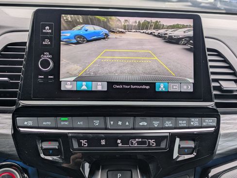 Used 2025 Honda Odyssey Elite image 14