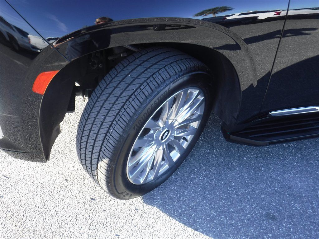 Used 2023 Cadillac Escalade Premium Luxury RWD image 26