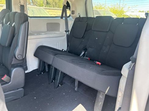 Used 2019 Dodge Grand Caravan SE w/ UConnect Hands-Free Group FWD image 22