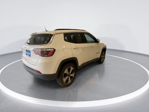 Used 2018 Jeep Compass Latitude w/ Popular Equipment Group AWD/4WD image 8