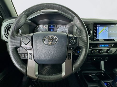 Used 2020 Toyota Tacoma TRD Sport w/ Technology Package RWD image 11