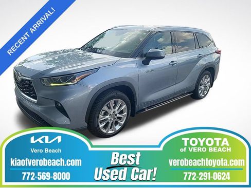 Certified 2021 Toyota Highlander Limited FWD image 1
