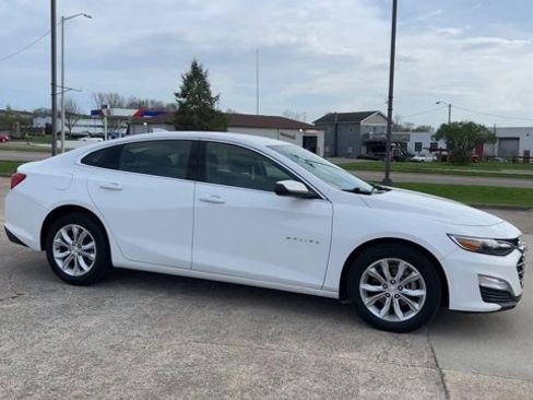 Used 2024 Chevrolet Malibu LT image 2