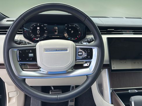 Used 2025 Land Rover Range Rover SE AWD/4WD image 36