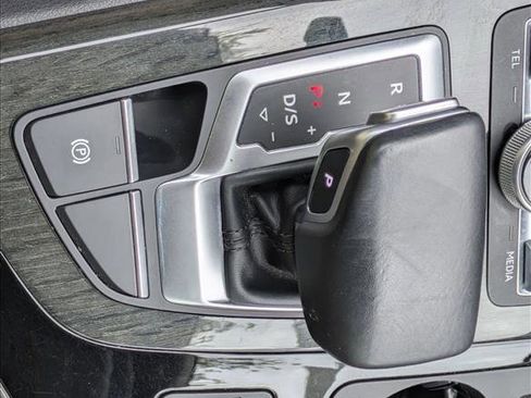Used 2017 Audi Q7 3.0T Prestige image 13