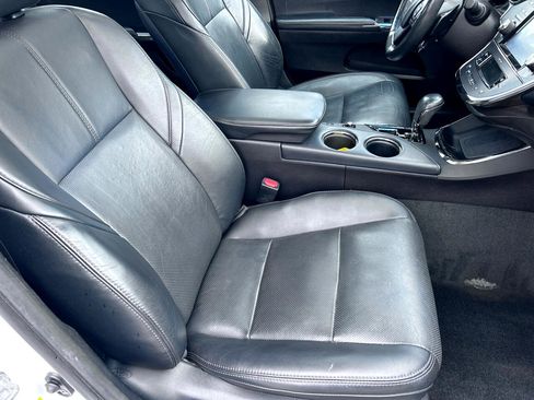 Used 2018 Toyota Avalon XLE Premium image 10