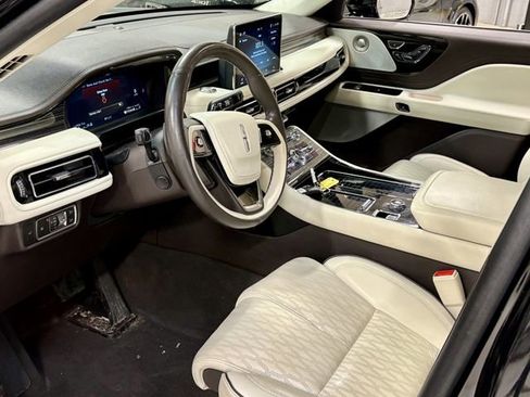 Used 2023 Lincoln Aviator Black Label w/ Dynamic Handling Package image 3