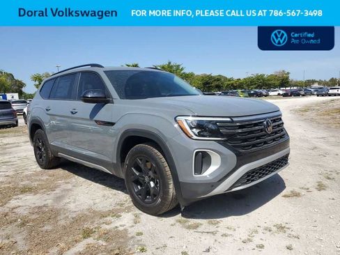 Used 2024 Volkswagen Atlas Peak Edition SE AWD/4WD image 11