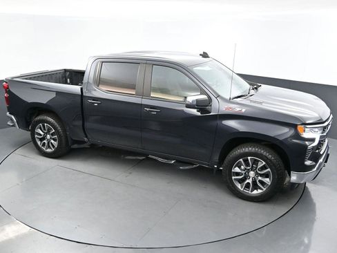 Used 2023 Chevrolet Silverado 1500 LT w/ Z71 Off-Road Package image 36