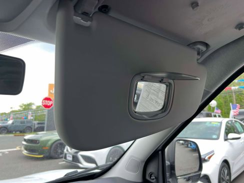 Used 2022 RAM ProMaster City Tradesman FWD image 9