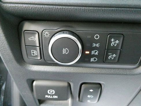 Certified 2021 Ford F150 Lariat w/ Equipment Group 502A High image 28