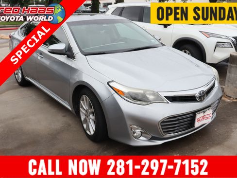 Used 2015 Toyota Avalon Limited w/ Technology Package FWD image 1