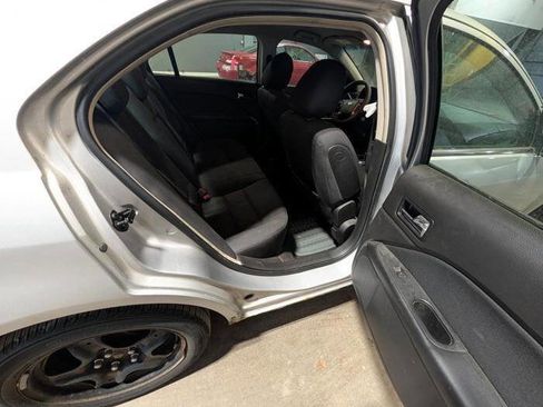 Used 2010 Ford Fusion SE FWD image 27