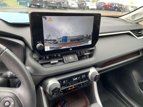 Used 2023 Toyota RAV4 Limited image 35