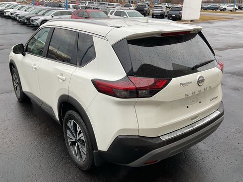 Used 2023 Nissan Rogue SV w/ SV Premium B Package image 7