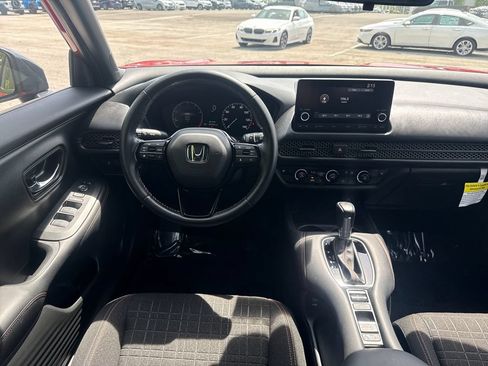 Used 2025 Honda HR-V Sport image 12