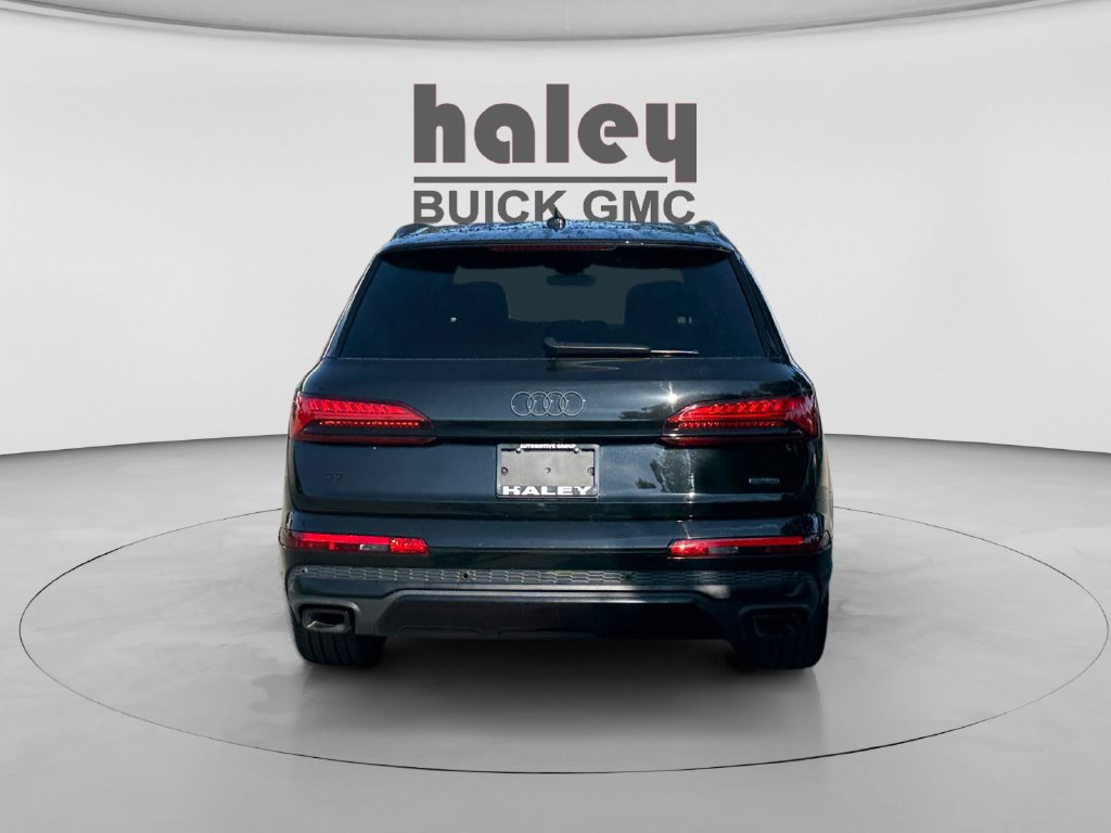 Used 2025 Audi Q7 2.0T Premium w/ Convenience Plus Package AWD/4WD image 4