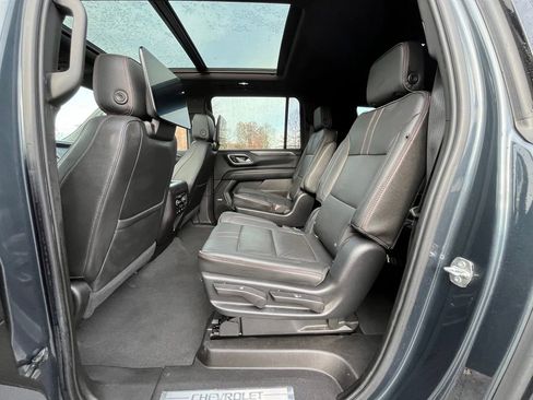 Used 2021 Chevrolet Suburban RST w/ Luxury Package image 16