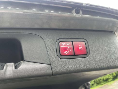 Used 2021 Mercedes-Benz GLC 300 image 6