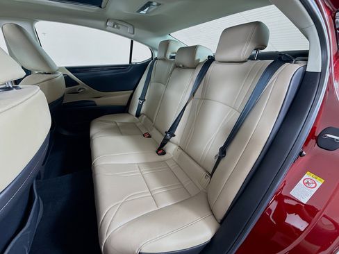 Used 2019 Lexus ES 350 Luxury image 24