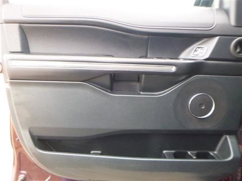 Used 2020 Ford Expedition Max XLT w/ Equipment Group 202A image 18