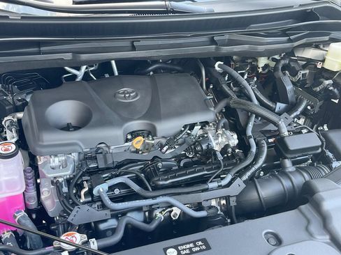 Used 2026 Toyota Sienna XLE FWD image 18