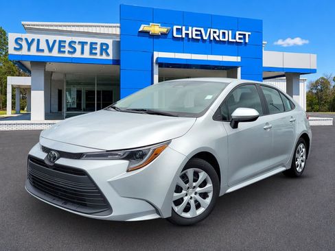 Used 2024 Toyota Corolla LE FWD image 1
