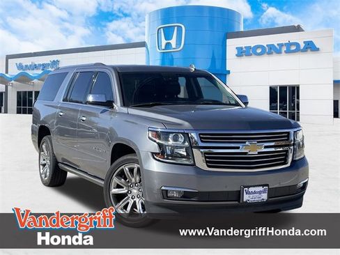 Used 2018 Chevrolet Suburban Premier image 1
