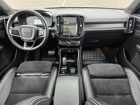 Used 2022 Volvo XC40 T5 R-Design w/ Advanced Package AWD/4WD image 16