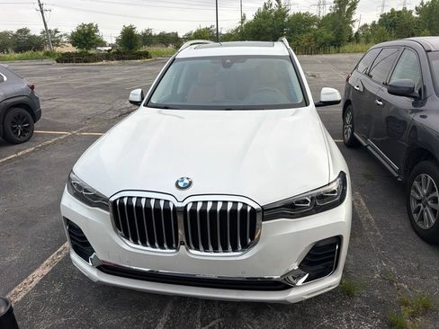 Used 2022 BMW X7 xDrive40i w/ Premium Package AWD/4WD image 2