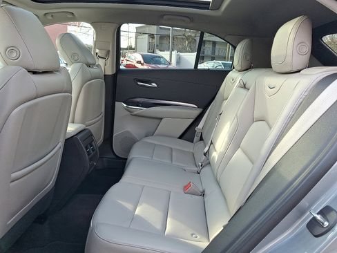 Used 2023 Cadillac XT4 Luxury w/ Cold Weather Package image 11